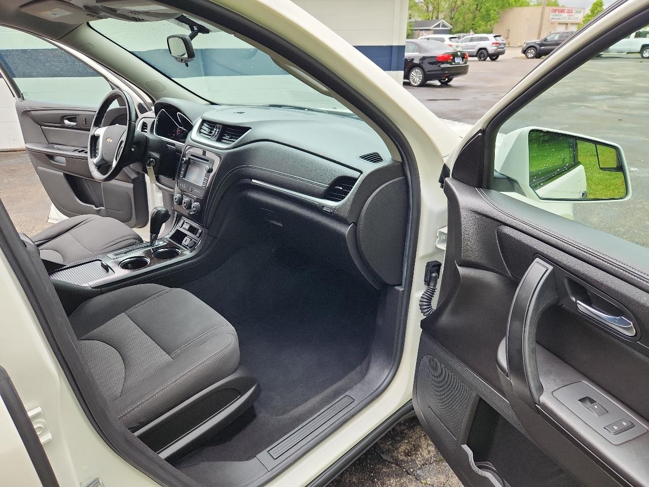 Chevrolet Traverse AWD 4dr LT w/1LT 2015