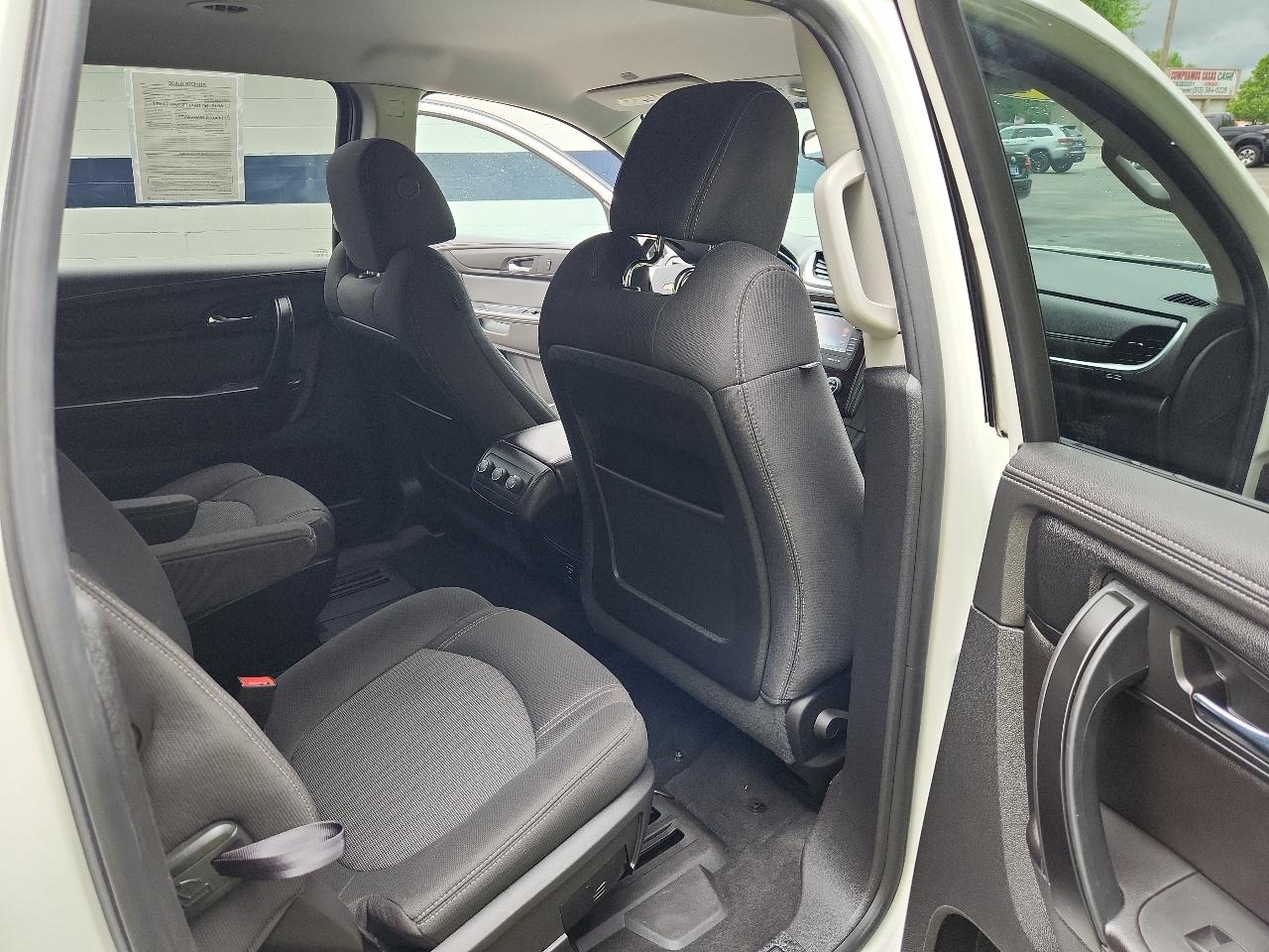 Chevrolet Traverse AWD 4dr LT w/1LT 2015