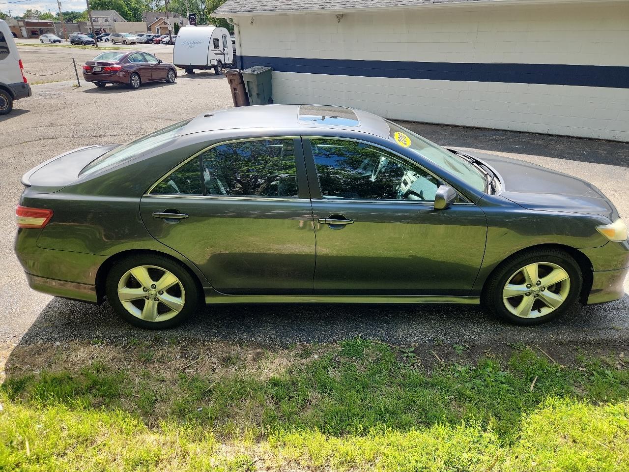 Toyota Camry 4dr Sdn I4 Man (Natl) 2010