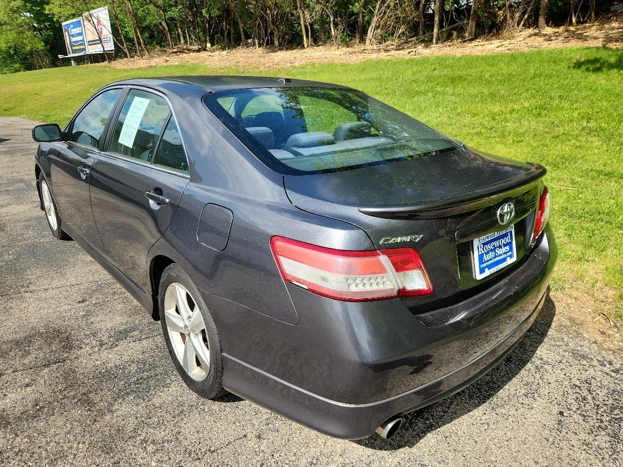 Toyota Camry 4dr Sdn I4 Man (Natl) 2010