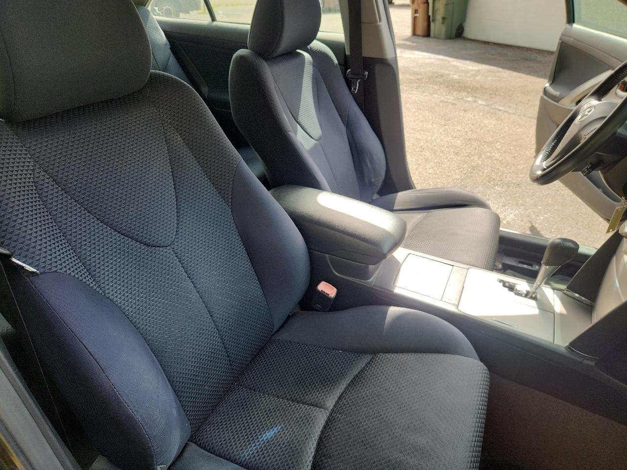 Toyota Camry 4dr Sdn I4 Man (Natl) 2010