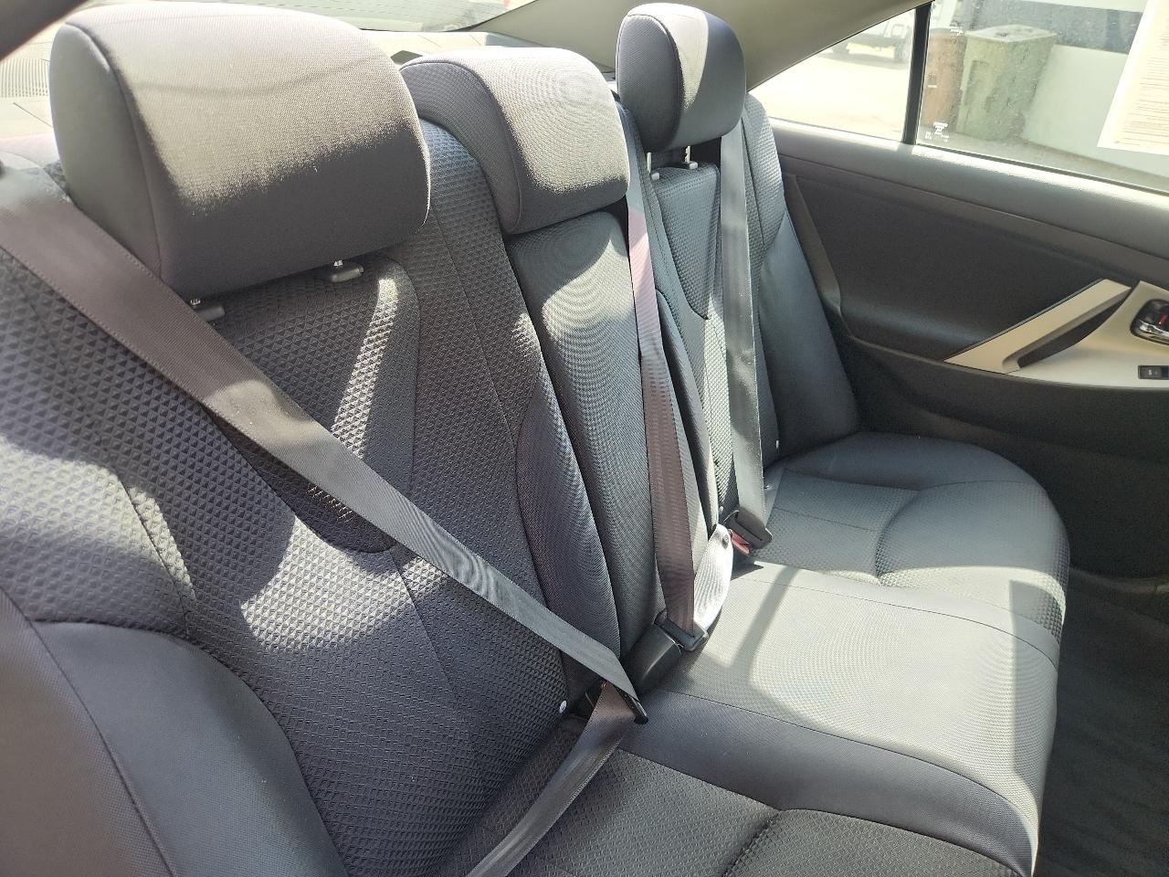 Toyota Camry 4dr Sdn I4 Man (Natl) 2010