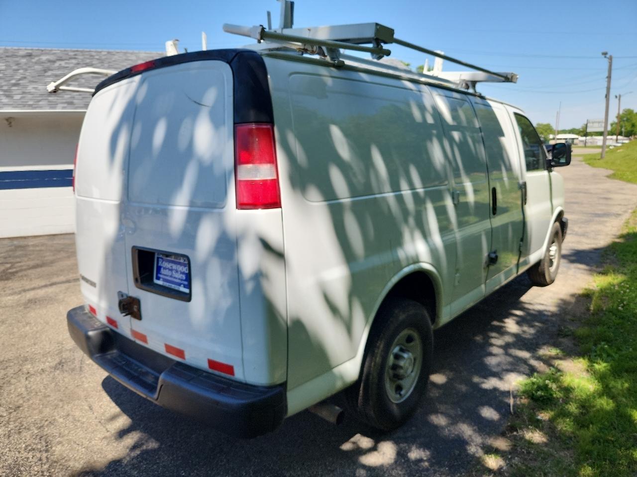 Chevrolet Express Cargo Van RWD 2500 135" 2017