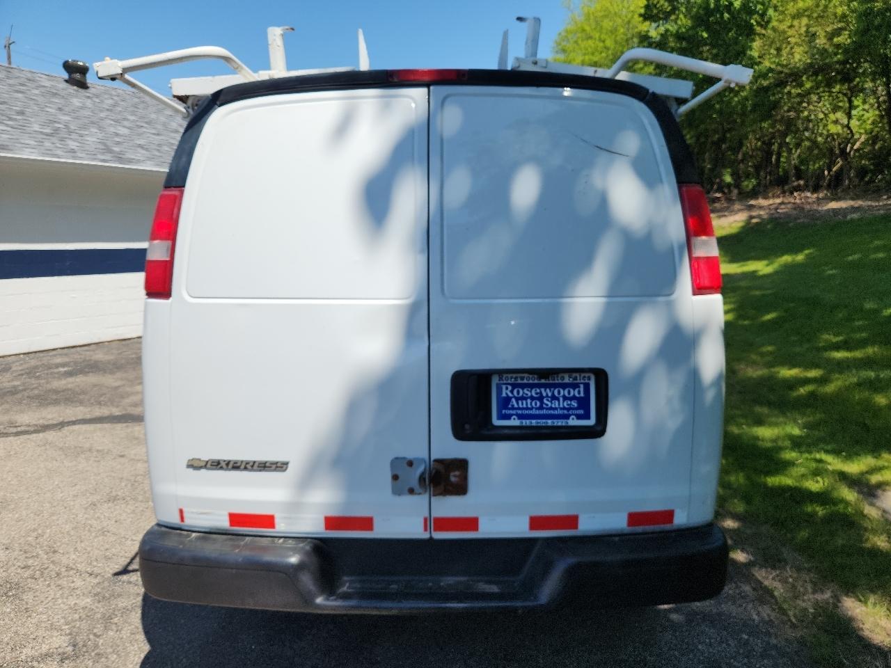 Chevrolet Express Cargo Van RWD 2500 135" 2017