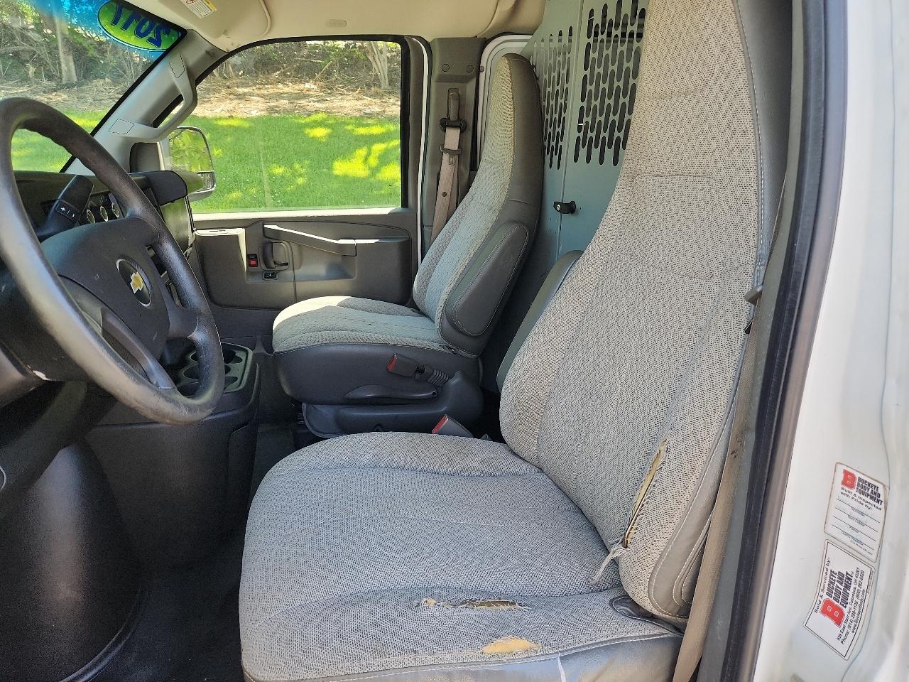 Chevrolet Express Cargo Van RWD 2500 135" 2017