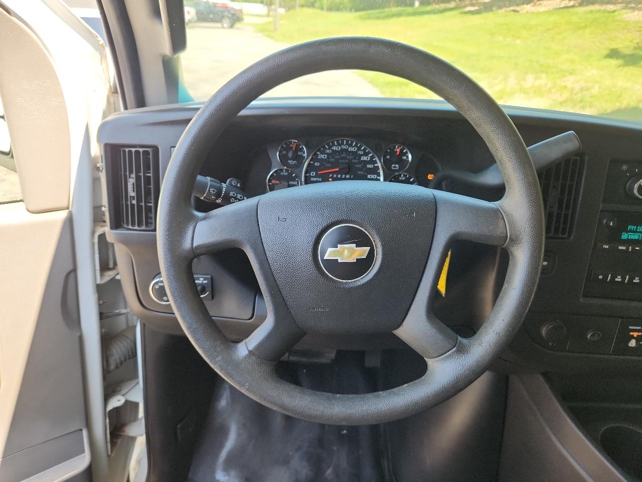 Chevrolet Express Cargo Van RWD 2500 135" 2017