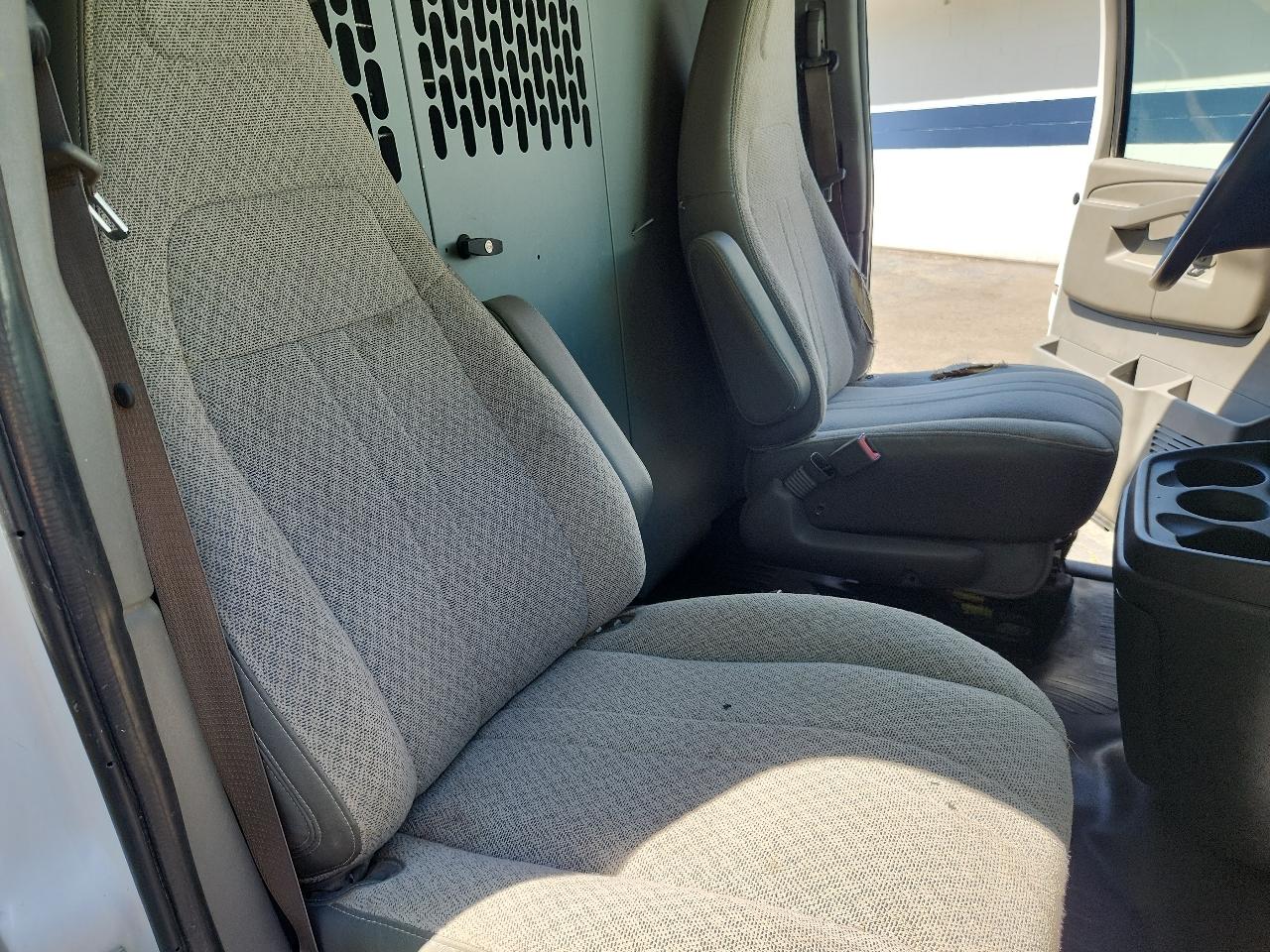 Chevrolet Express Cargo Van RWD 2500 135" 2017