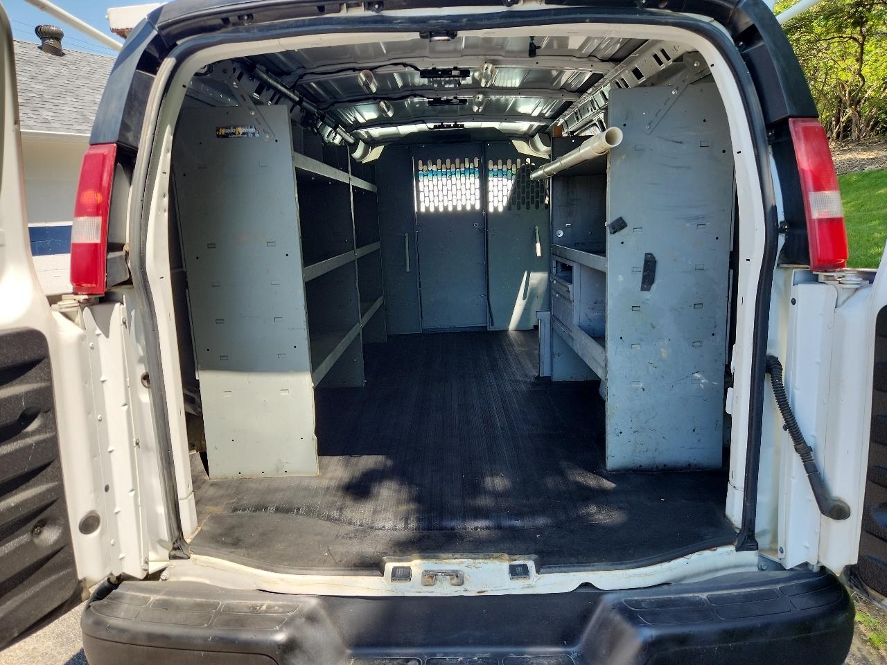 Chevrolet Express Cargo Van RWD 2500 135" 2017