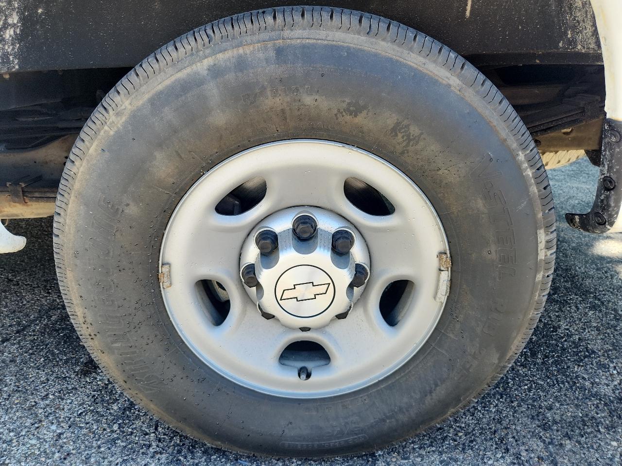 Chevrolet Express Cargo Van RWD 2500 135" 2017
