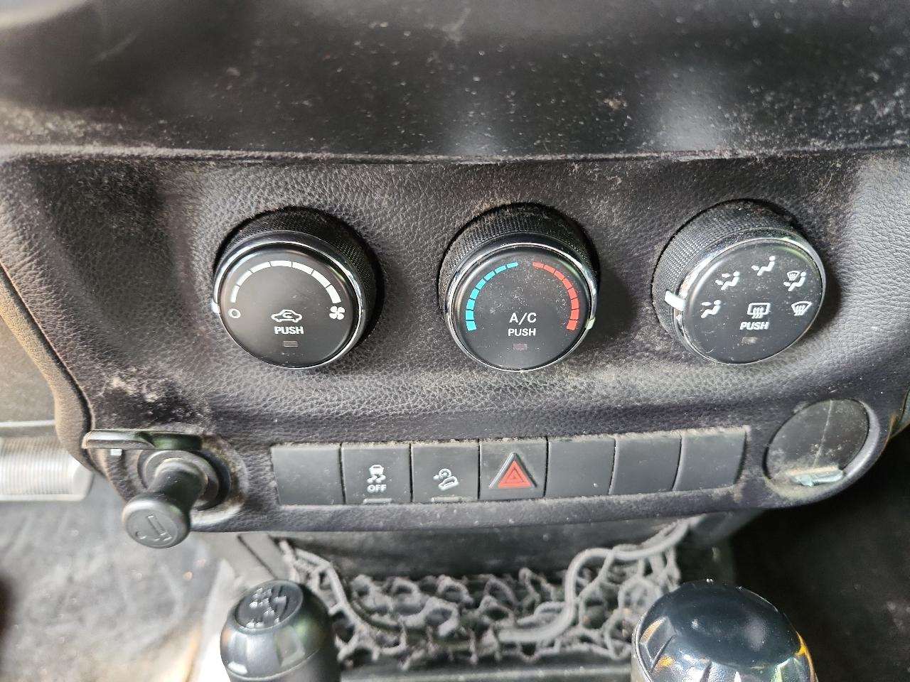 Jeep Wrangler Unlimited 4WD 4dr Sport 2015