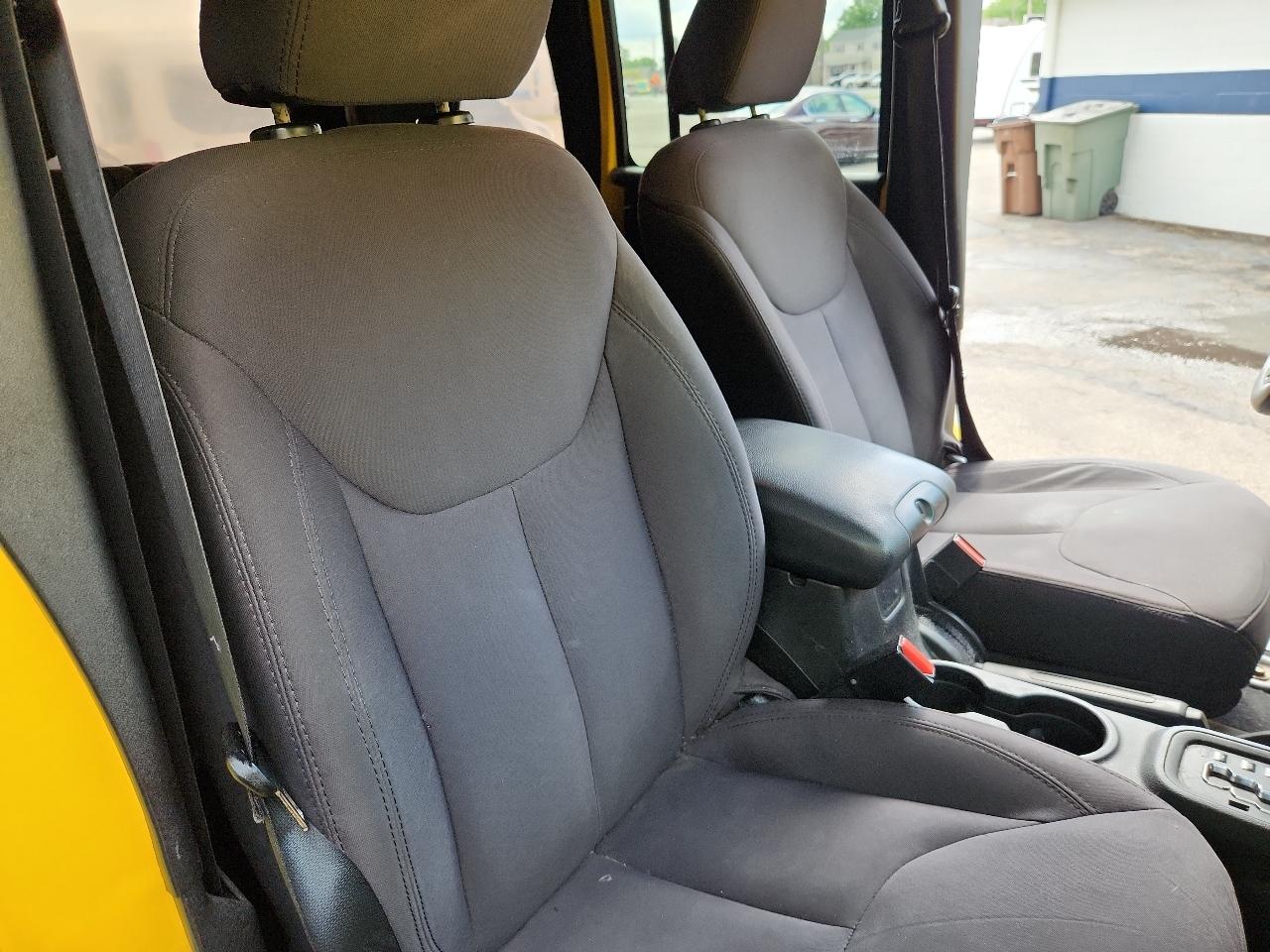 Jeep Wrangler Unlimited 4WD 4dr Sport 2015