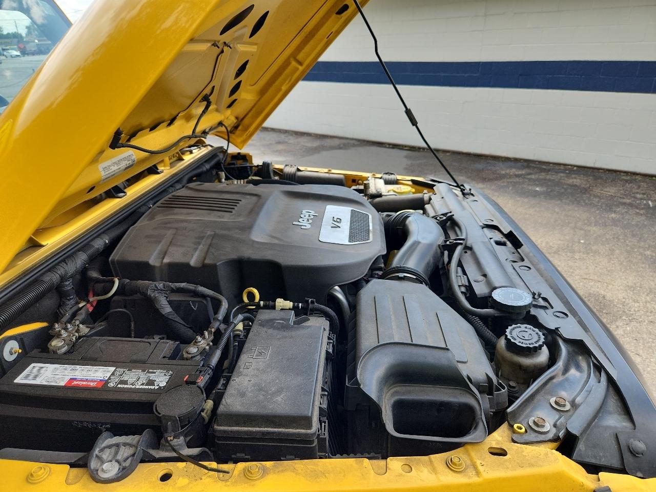 Jeep Wrangler Unlimited 4WD 4dr Sport 2015