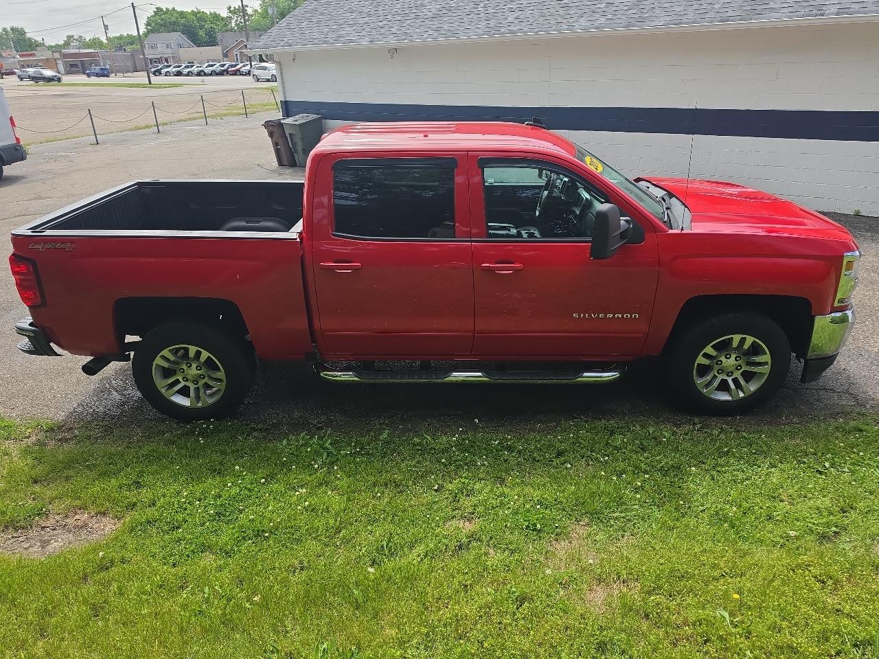 Chevrolet Silverado 1500 4WD Crew Cab 143.5" LT w/1LT 2017
