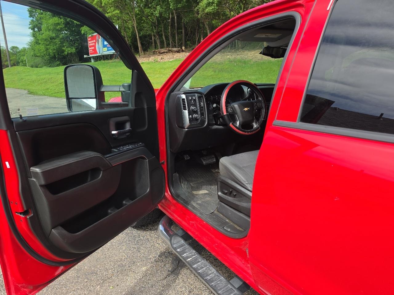 Chevrolet Silverado 1500 4WD Crew Cab 143.5" LT w/1LT 2017