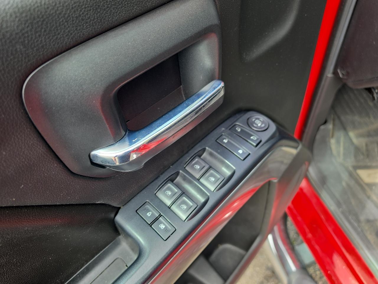 Chevrolet Silverado 1500 4WD Crew Cab 143.5" LT w/1LT 2017