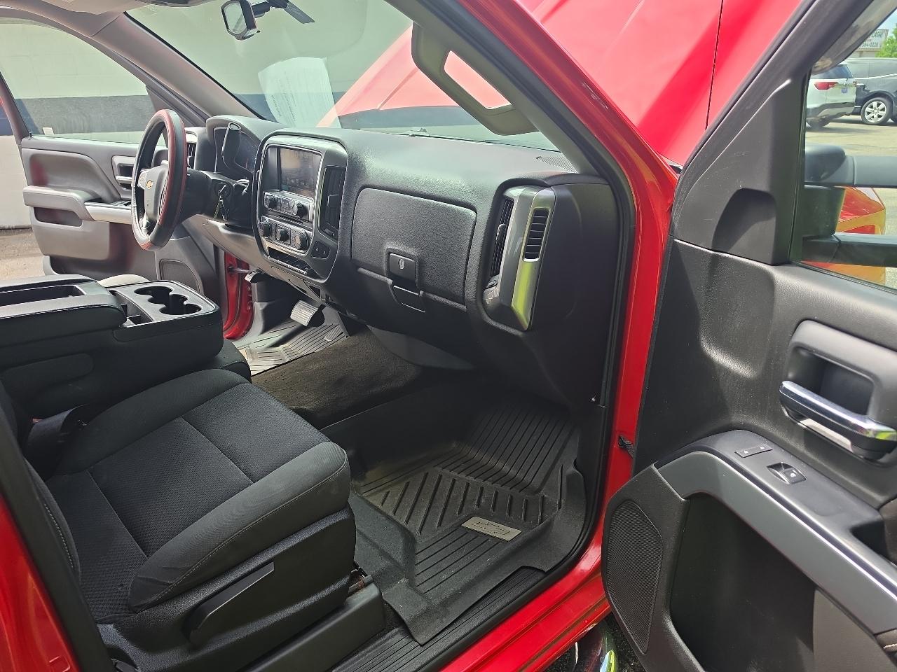 Chevrolet Silverado 1500 4WD Crew Cab 143.5" LT w/1LT 2017