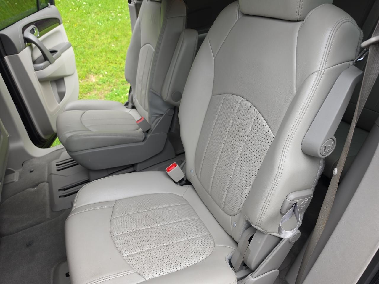 Buick Enclave AWD 4dr Leather 2017