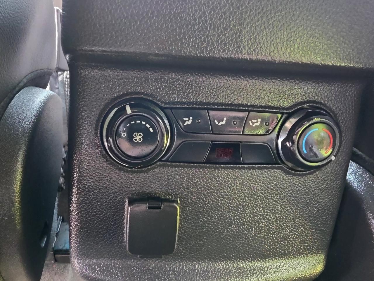 Ford Explorer FWD 4dr XLT 2015