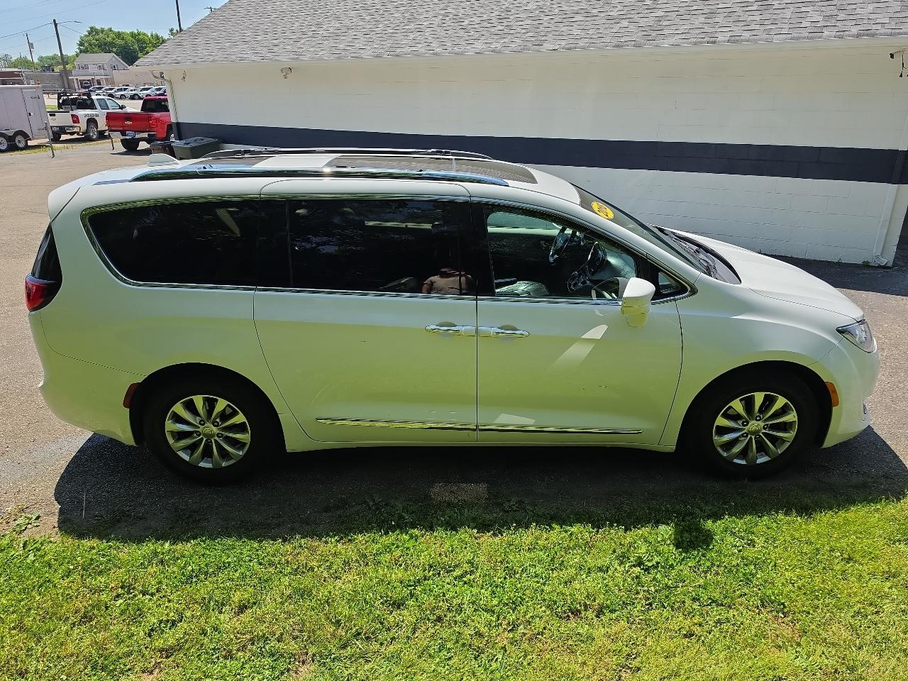 Chrysler Pacifica Touring L Plus FWD 2018