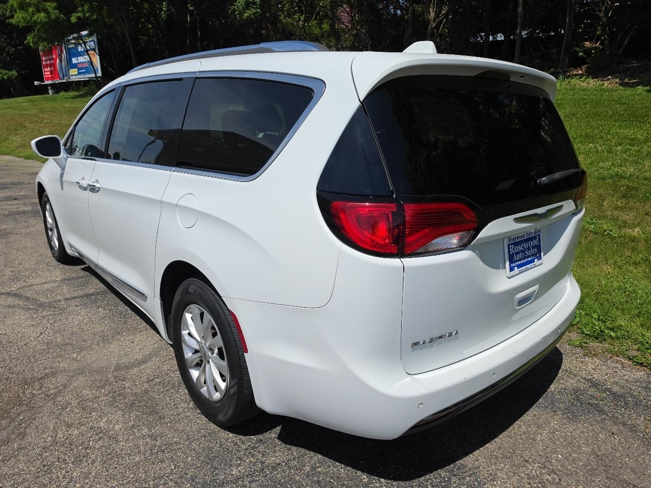 Chrysler Pacifica Touring L Plus FWD 2018