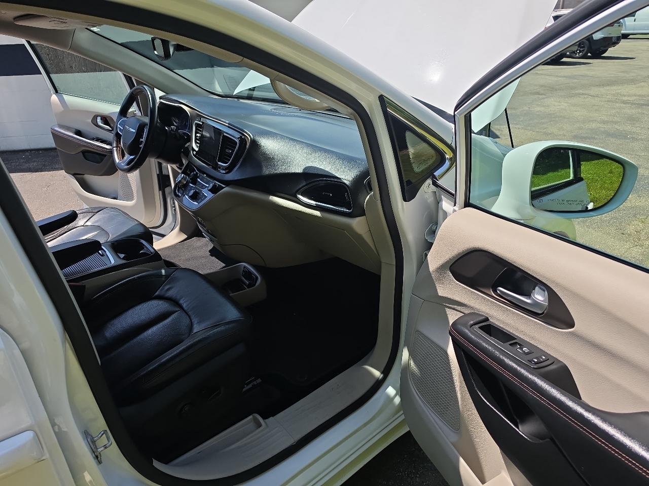 Chrysler Pacifica Touring L Plus FWD 2018