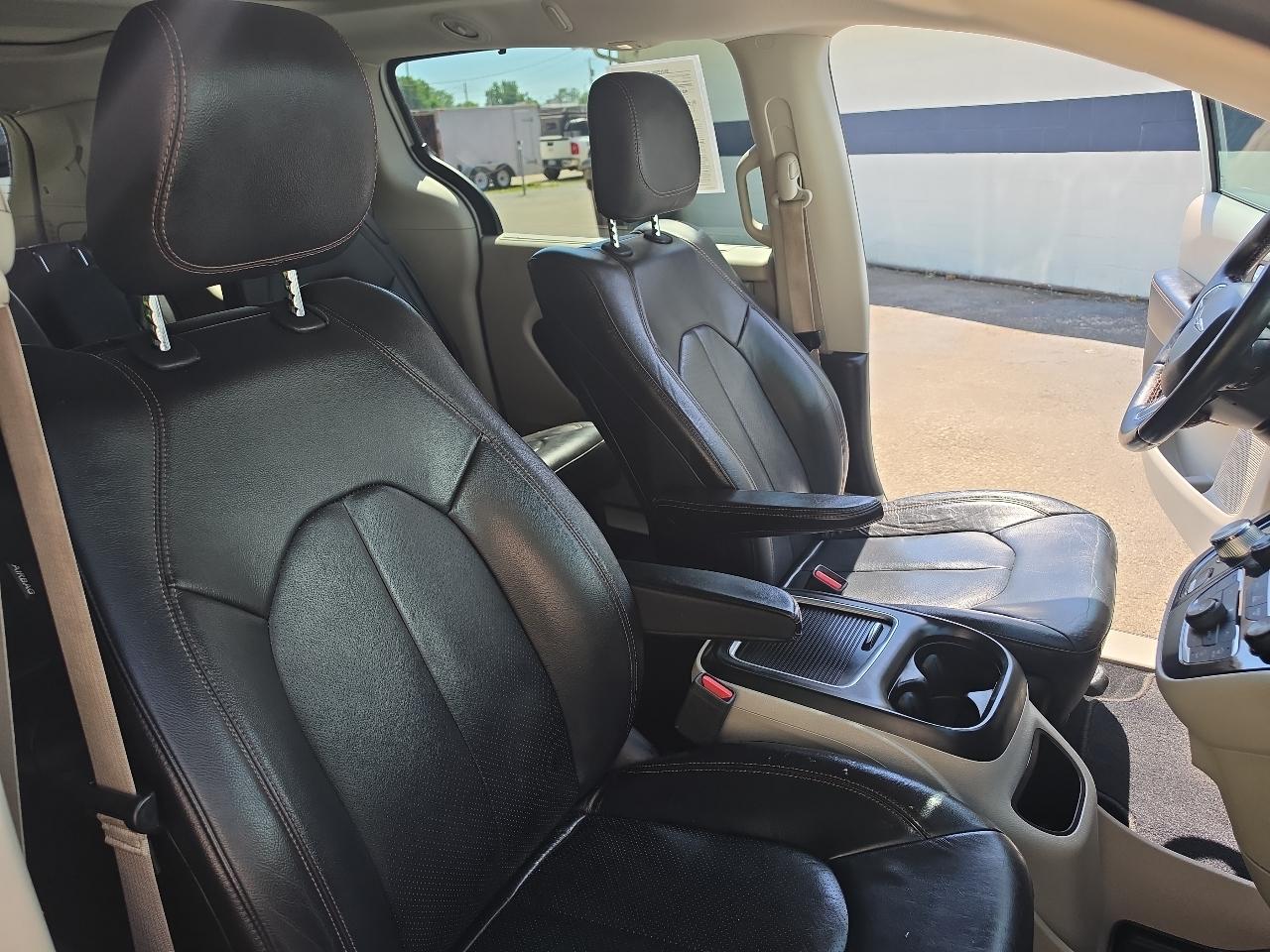 Chrysler Pacifica Touring L Plus FWD 2018