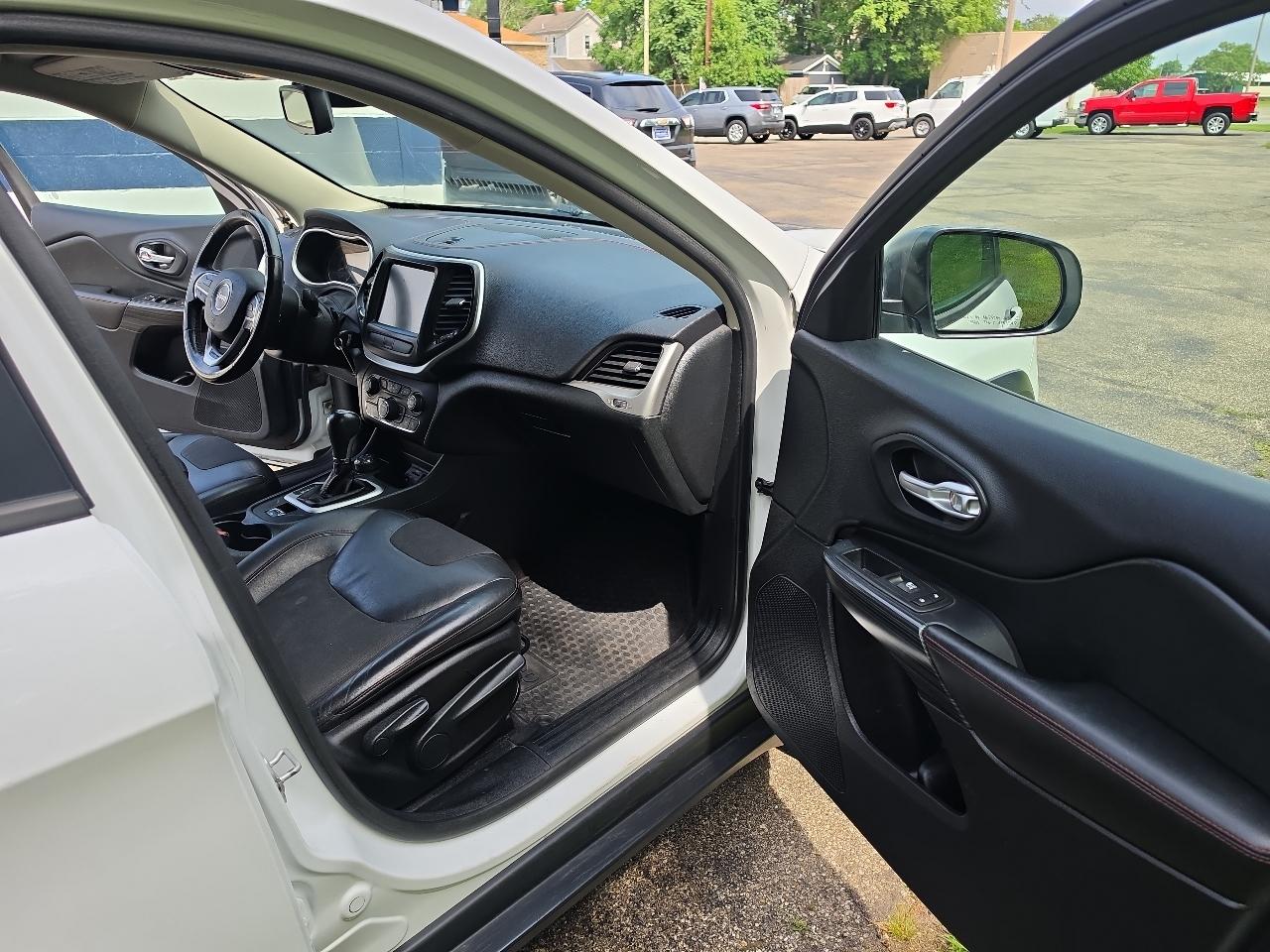 Jeep Cherokee 4WD 4dr Trailhawk 2016