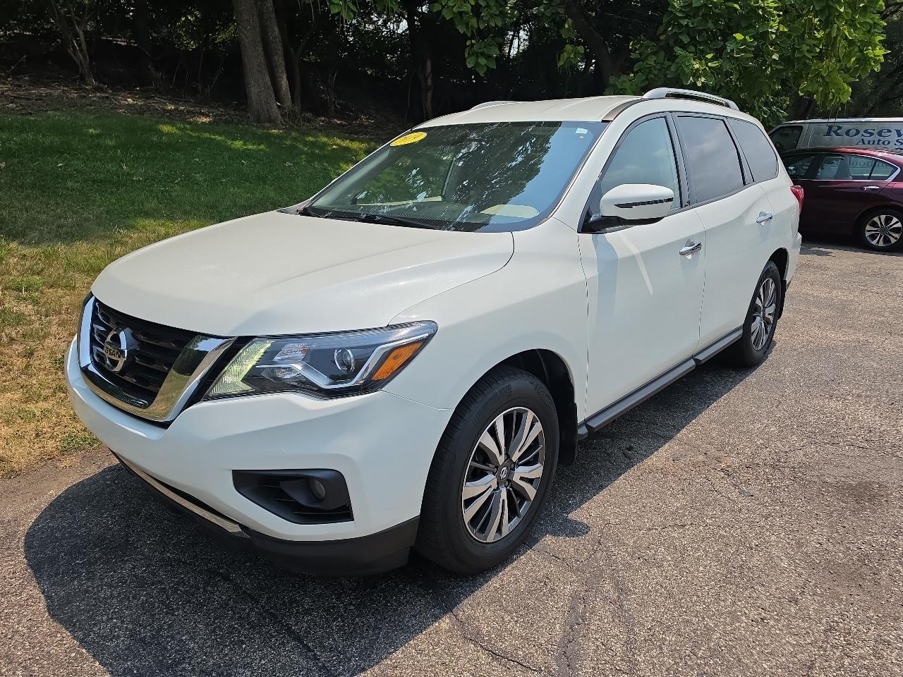 Nissan Pathfinder 4x4 SV 2019