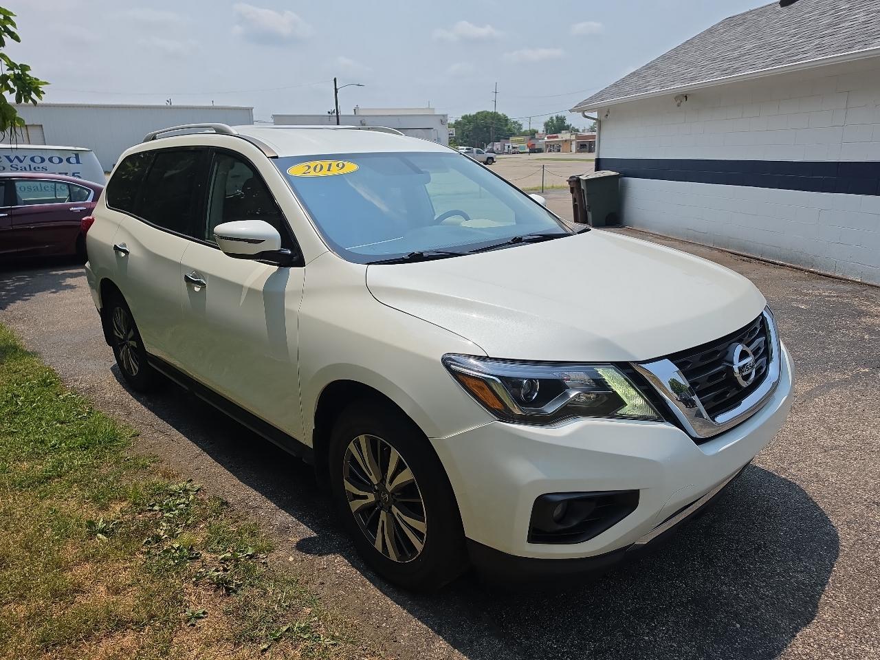 Nissan Pathfinder 4x4 SV 2019