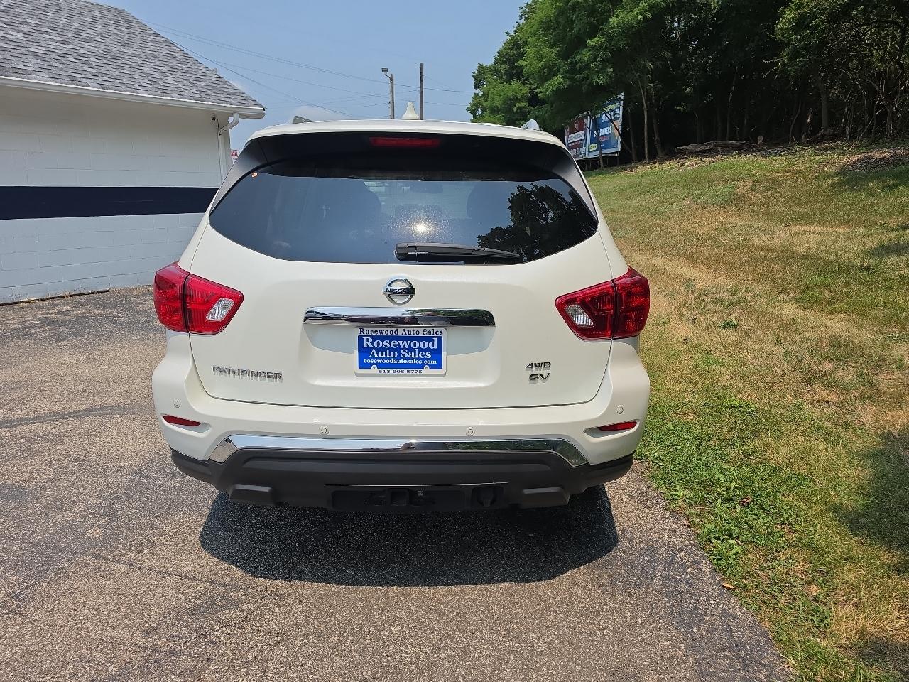 Nissan Pathfinder 4x4 SV 2019