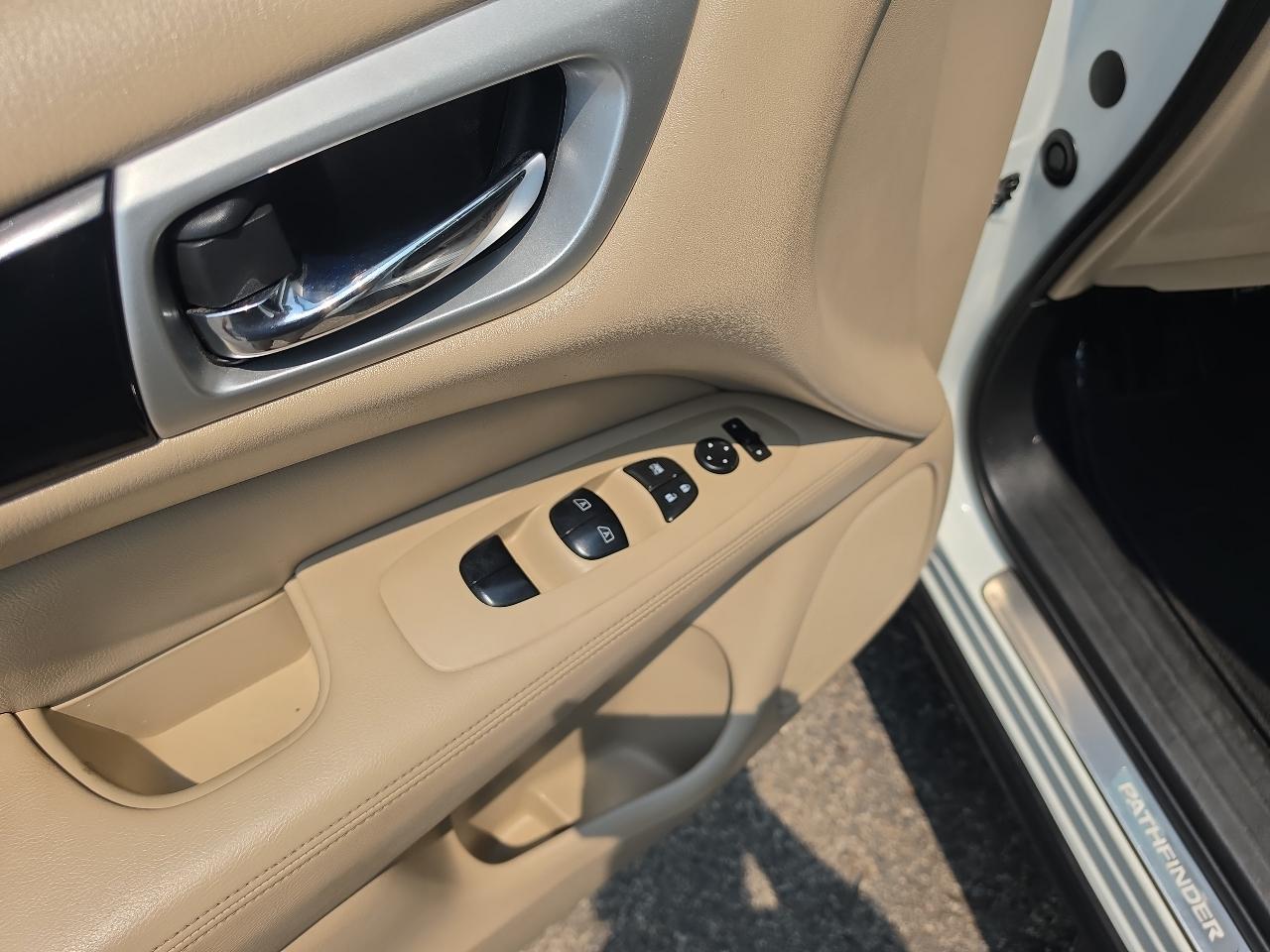 Nissan Pathfinder 4x4 SV 2019