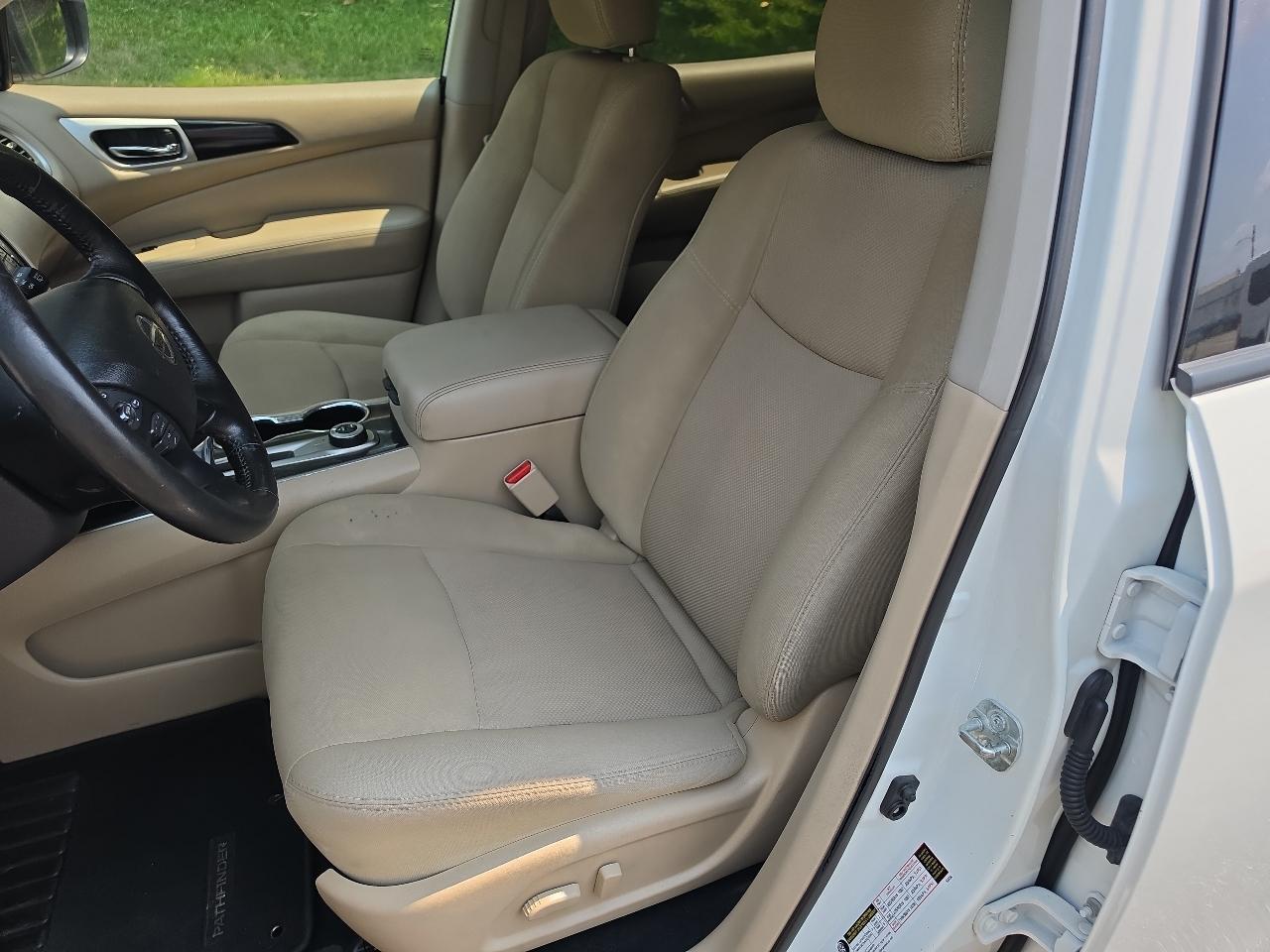 Nissan Pathfinder 4x4 SV 2019