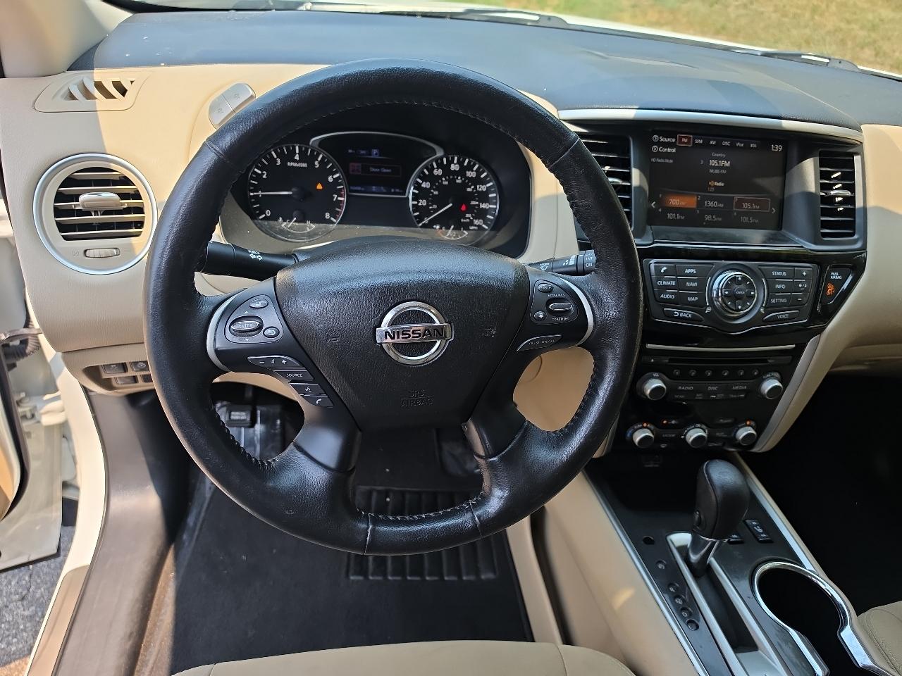 Nissan Pathfinder 4x4 SV 2019