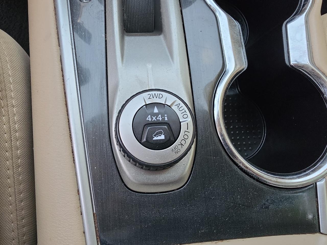 Nissan Pathfinder 4x4 SV 2019