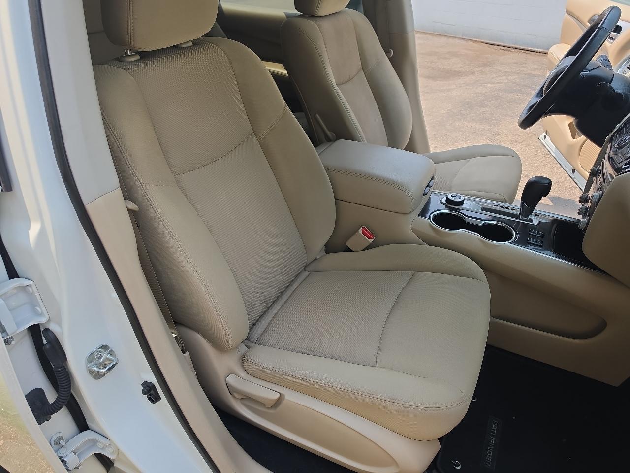 Nissan Pathfinder 4x4 SV 2019