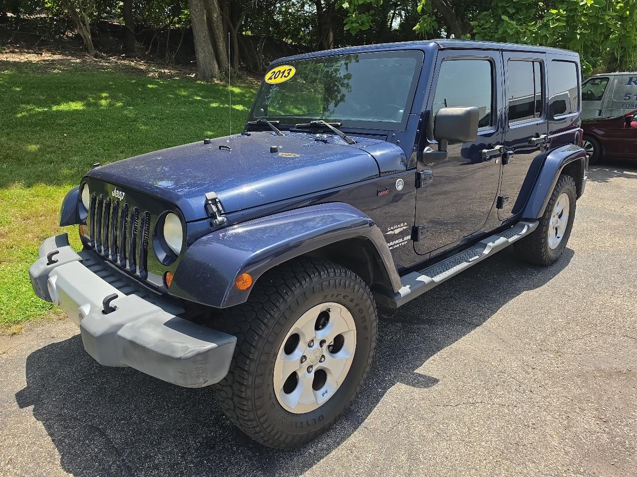 Jeep Wrangler Unlimited 4WD 4dr Sahara 2013