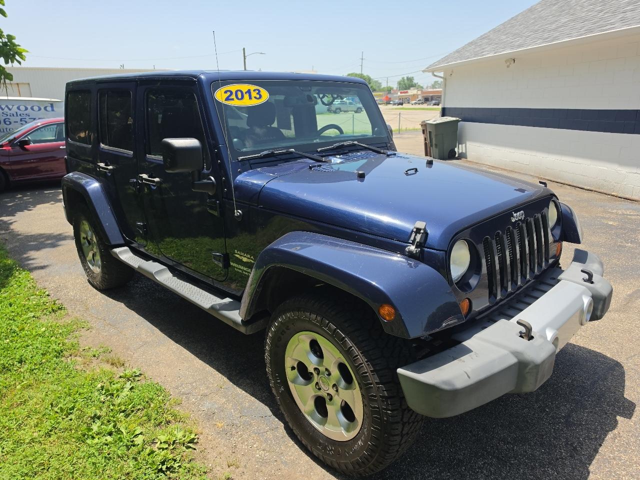 Jeep Wrangler Unlimited 4WD 4dr Sahara 2013