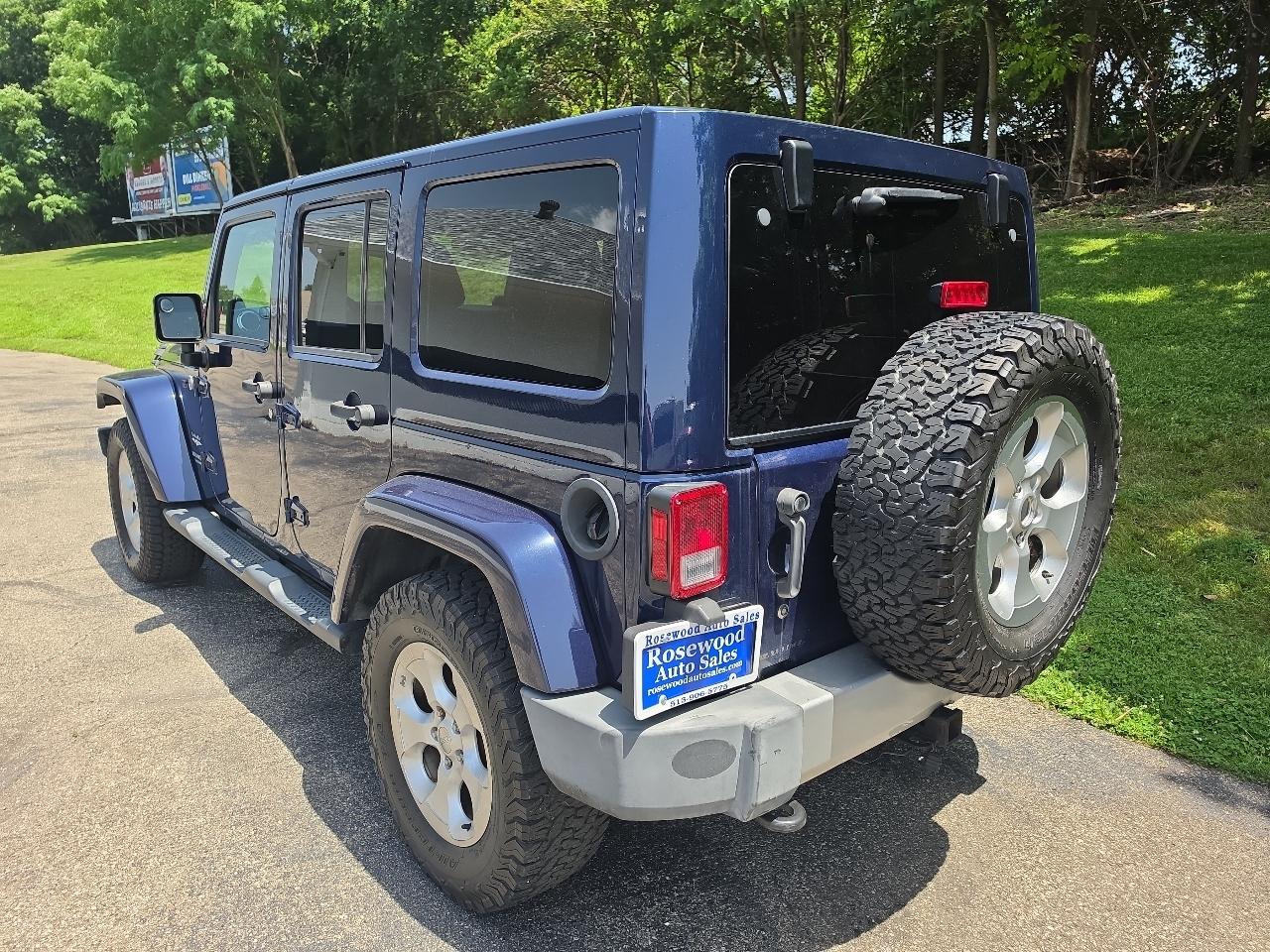 Jeep Wrangler Unlimited 4WD 4dr Sahara 2013