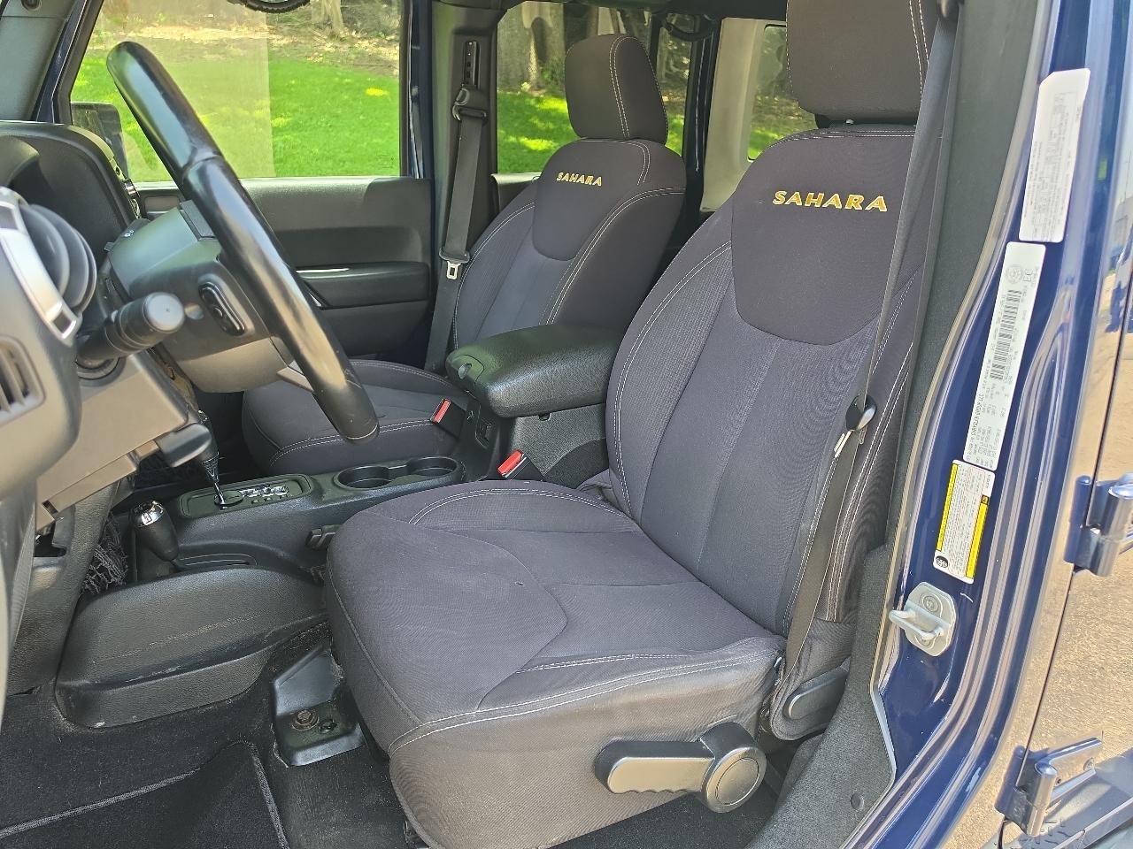 Jeep Wrangler Unlimited 4WD 4dr Sahara 2013