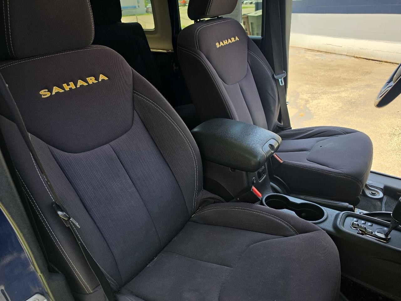 Jeep Wrangler Unlimited 4WD 4dr Sahara 2013