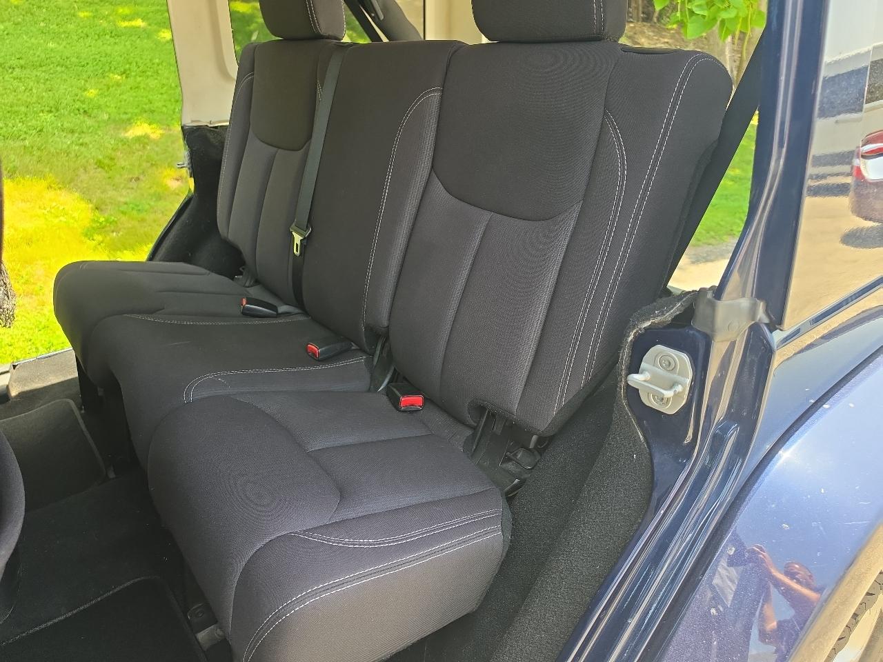 Jeep Wrangler Unlimited 4WD 4dr Sahara 2013