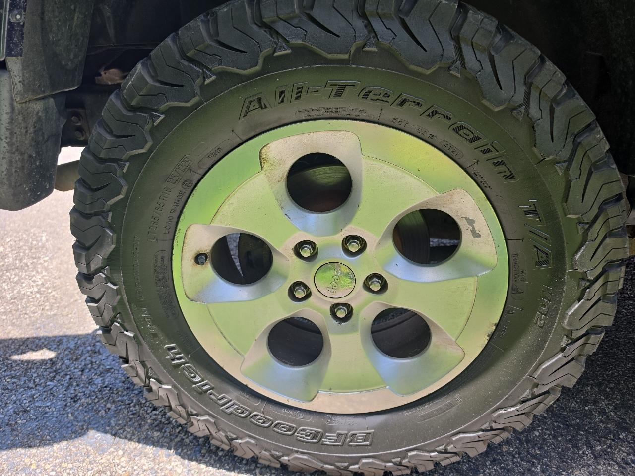 Jeep Wrangler Unlimited 4WD 4dr Sahara 2013