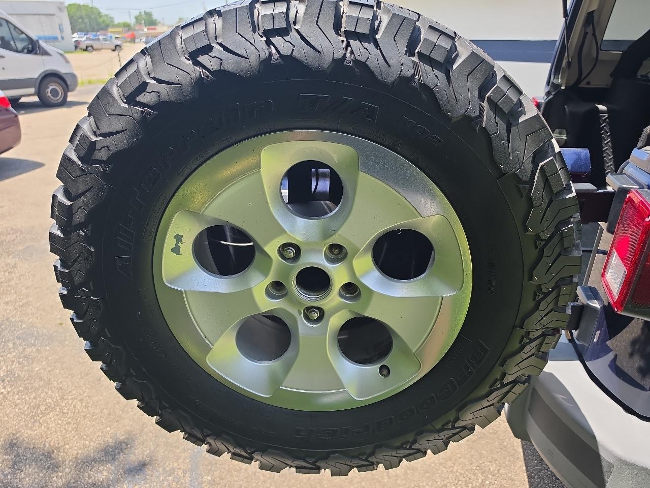 Jeep Wrangler Unlimited 4WD 4dr Sahara 2013