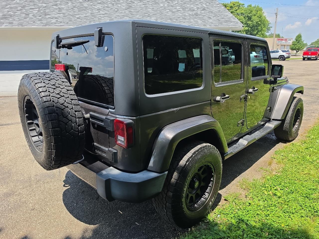 Jeep Wrangler Unlimited 4WD 4dr Sahara 2016