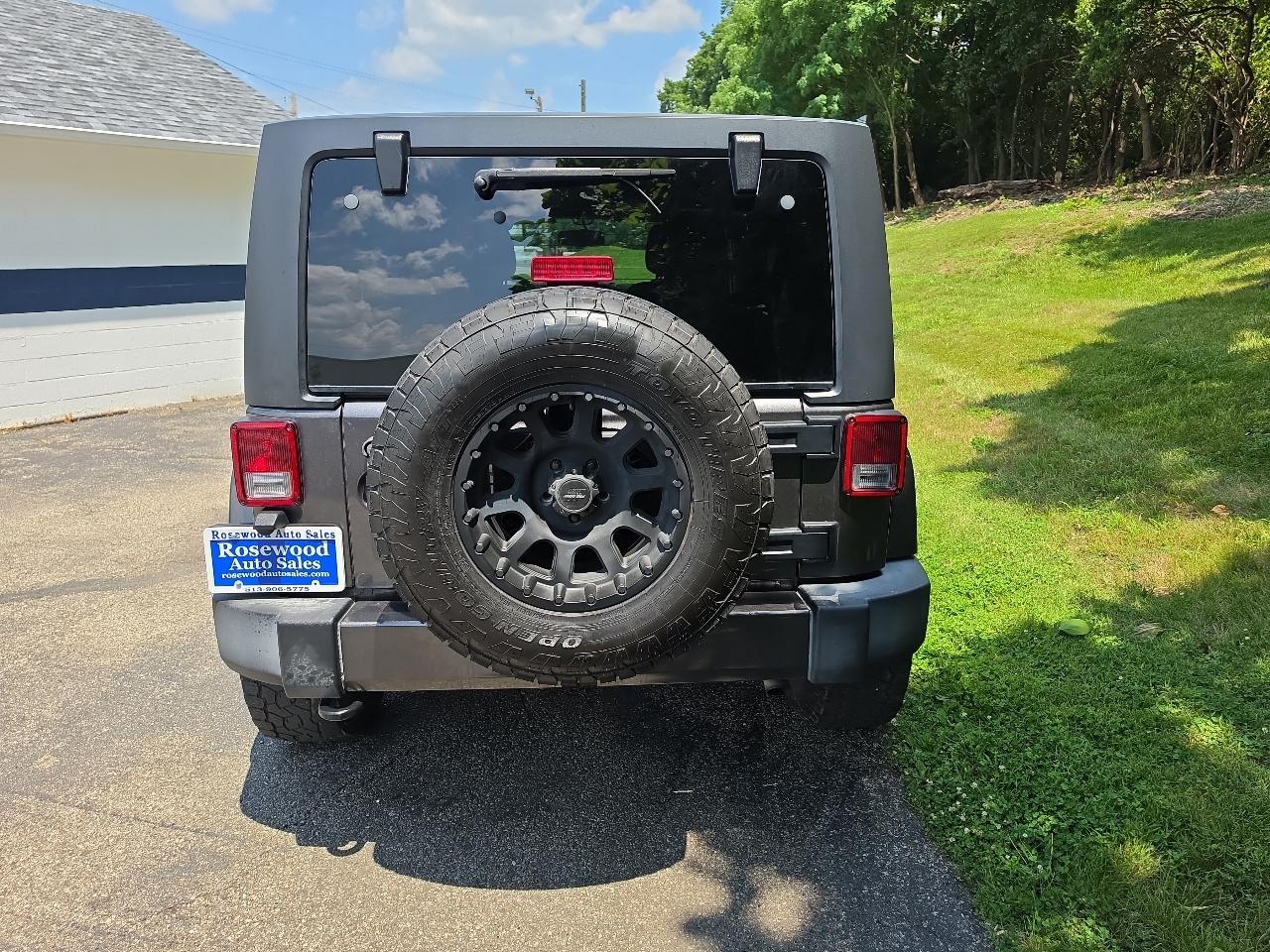 Jeep Wrangler Unlimited 4WD 4dr Sahara 2016
