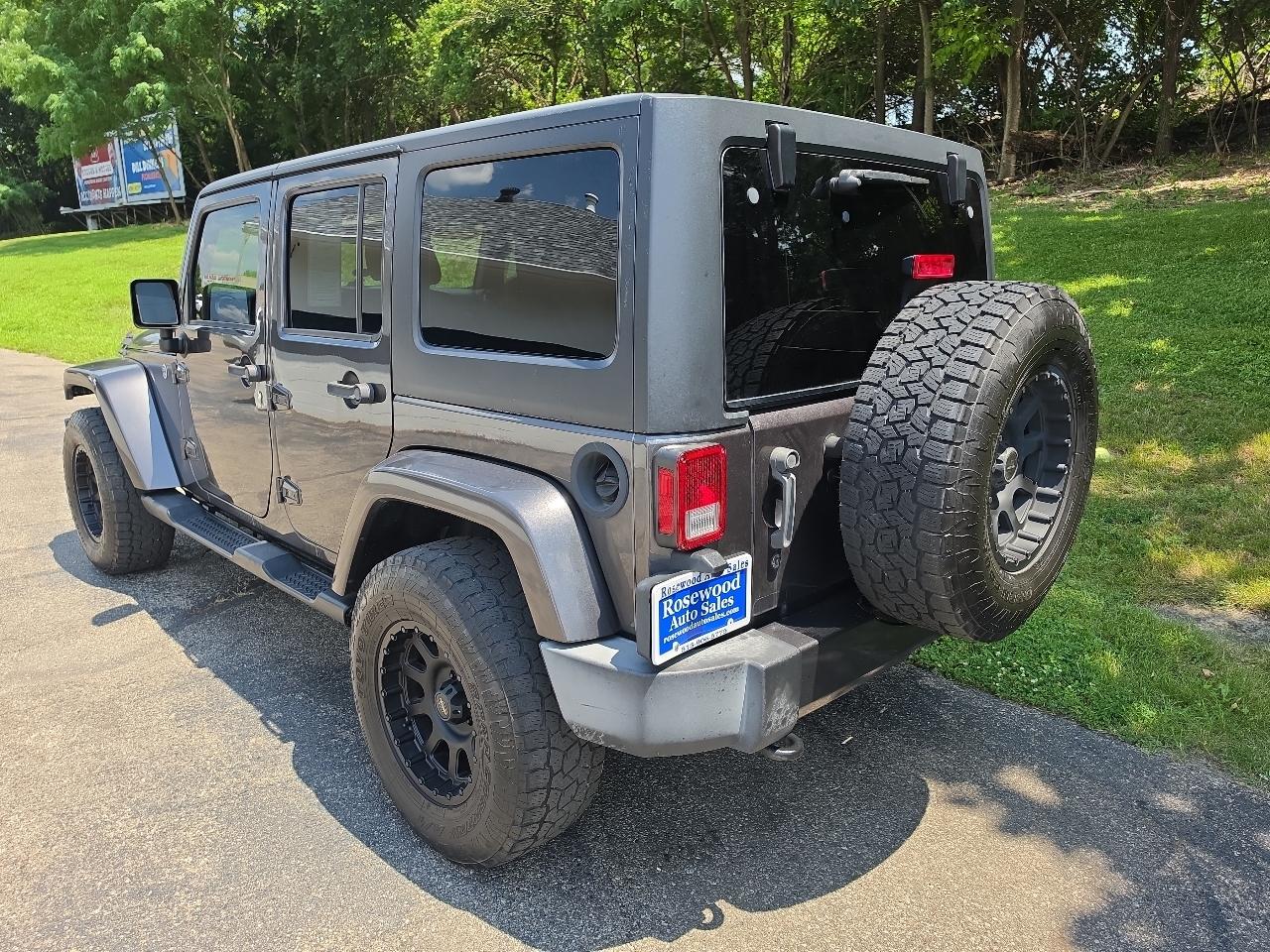 Jeep Wrangler Unlimited 4WD 4dr Sahara 2016