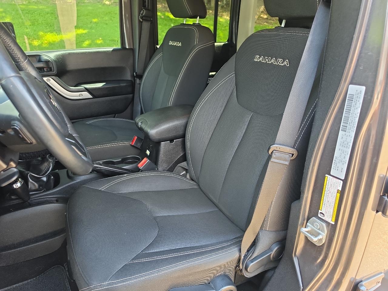 Jeep Wrangler Unlimited 4WD 4dr Sahara 2016