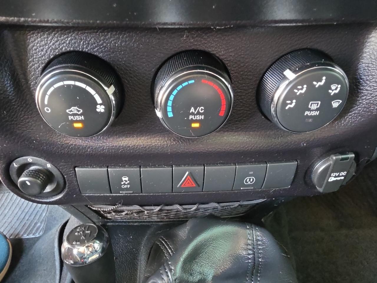 Jeep Wrangler Unlimited 4WD 4dr Sahara 2016