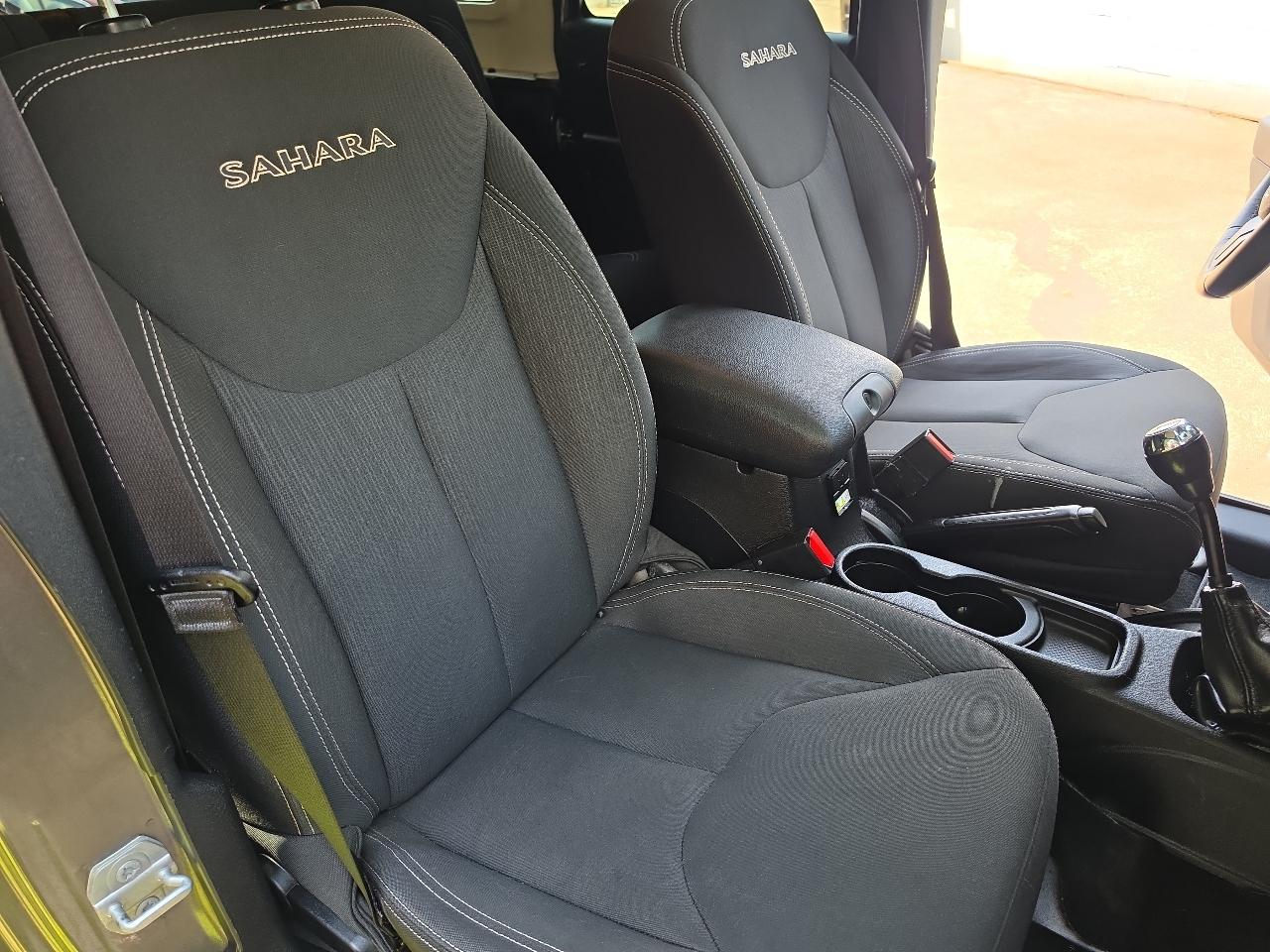 Jeep Wrangler Unlimited 4WD 4dr Sahara 2016
