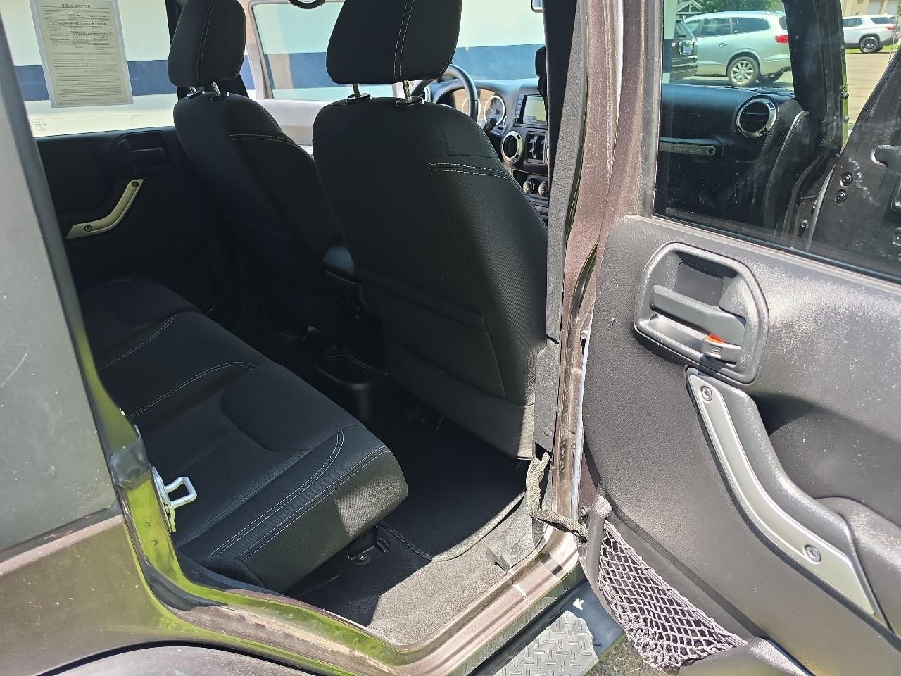 Jeep Wrangler Unlimited 4WD 4dr Sahara 2016